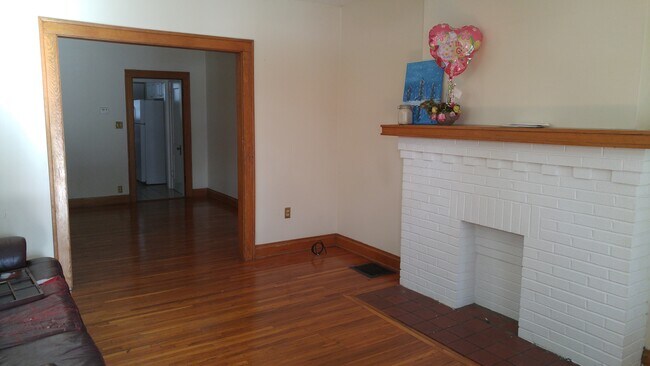 Building Photo - 160 Olentangy St