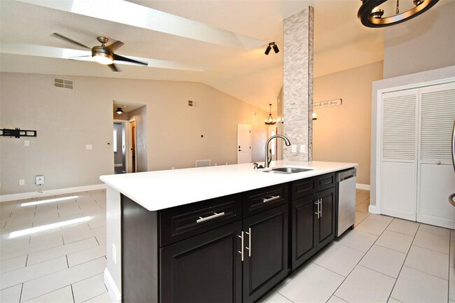 Building Photo - 1242 Ravida Woods Dr