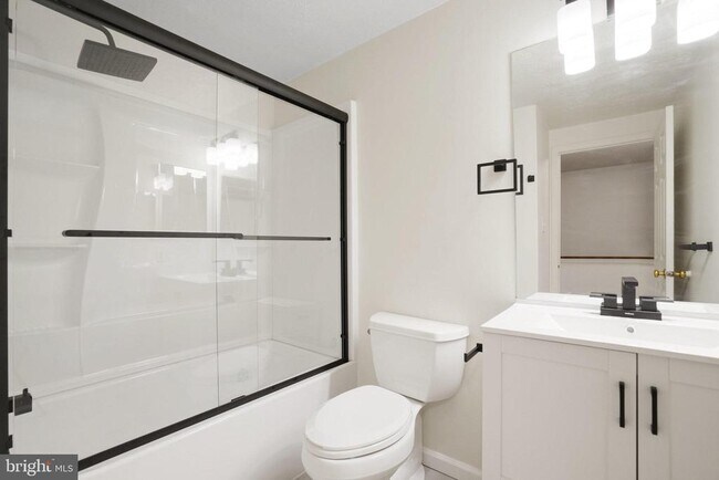 Building Photo - 6515 Field Master Dr