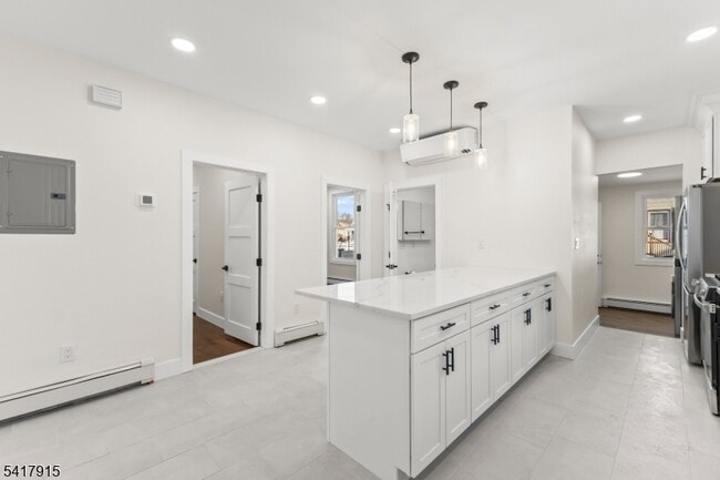 Building Photo - 633 Lafayette Ave