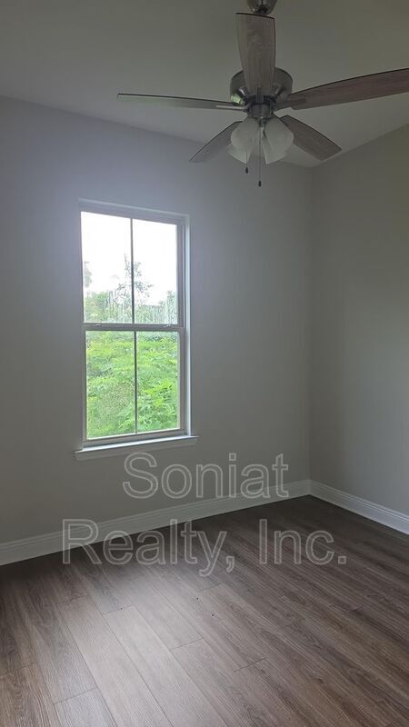 Building Photo - 5317 N Galvez St