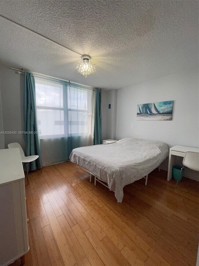 Building Photo - 3725 S Ocean Dr