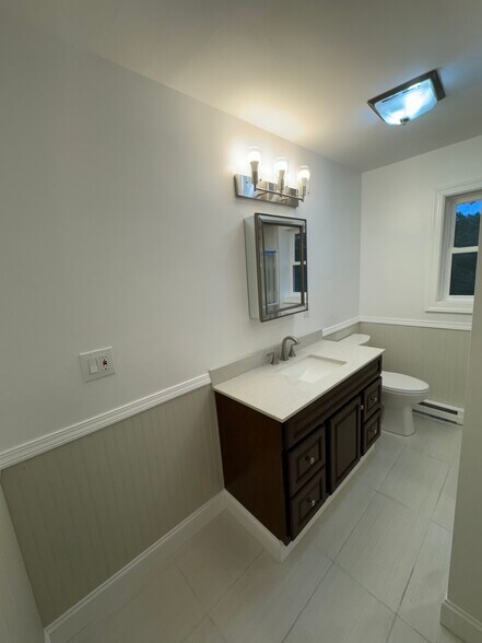 Bathroom - 1466 NY-292