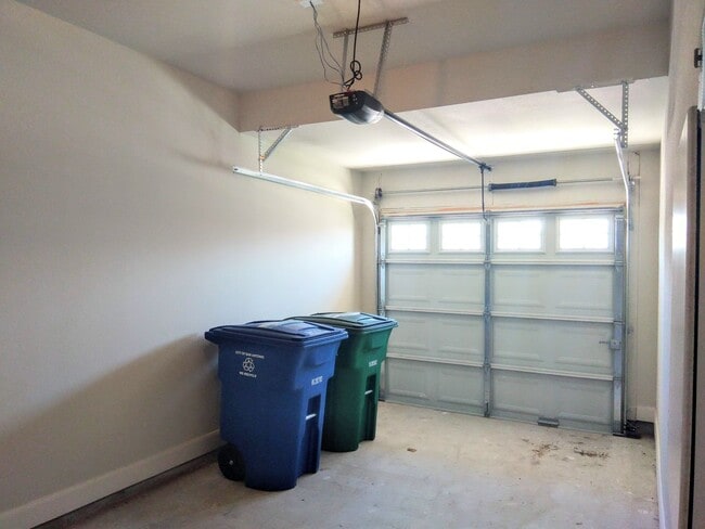 Building Photo - *COMING SOON* 3BR / 2.5BA Home | Fenced Backyard, Garage & Stainless Appliances!