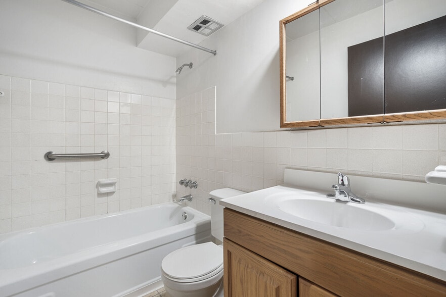 Surfside Towers 36250 Lakeshore Blvd Eastlake OH 44095 Apartment Finder