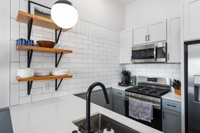 Building Photo - 2212 Morris Ave