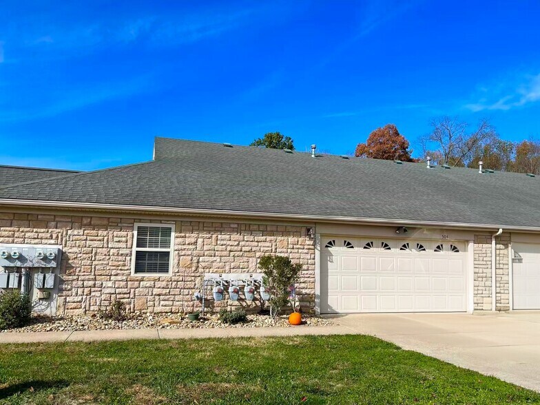 Building Photo - 504 Altamonte Dr