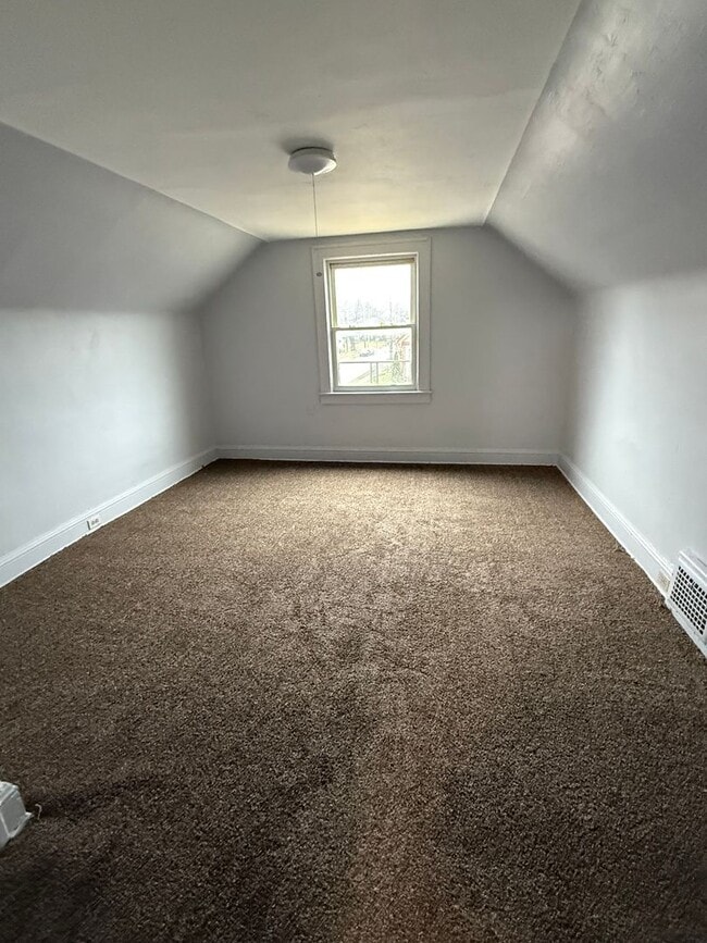 Building Photo - 3bd Single Cash Pay/Section 8