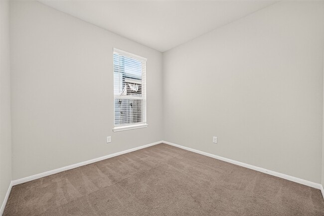 Building Photo - 16039 Kingfield Haven Dr
