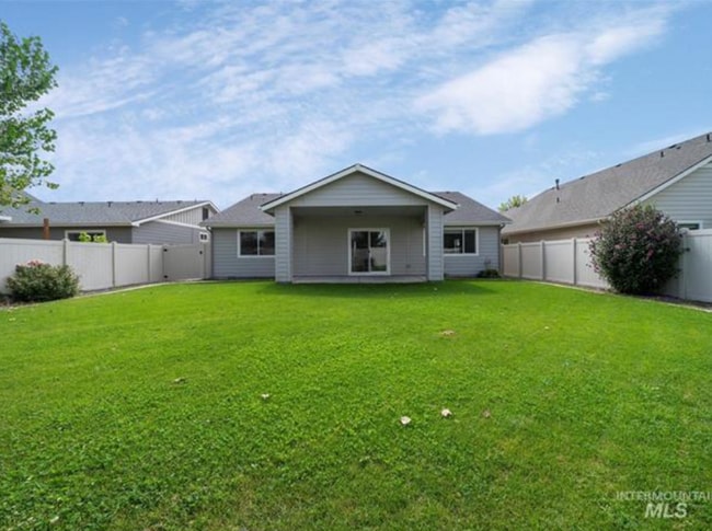 Building Photo - Beautiful North Meridian Home with Upgrade...