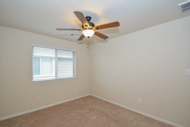 Building Photo - 20215 Stonebridge Terrace Dr