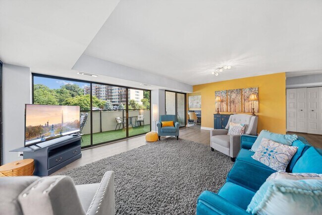 Building Photo - 5300 Columbia Pike