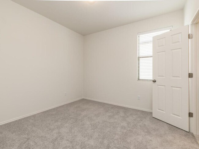 Building Photo - 9101 Garnet Dr