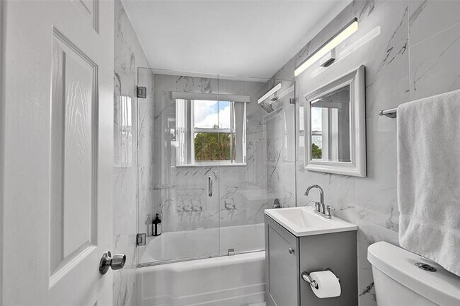 Building Photo - 2549 Marathon Ln