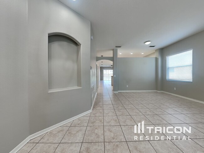 Building Photo - 5547 Braddock Dr