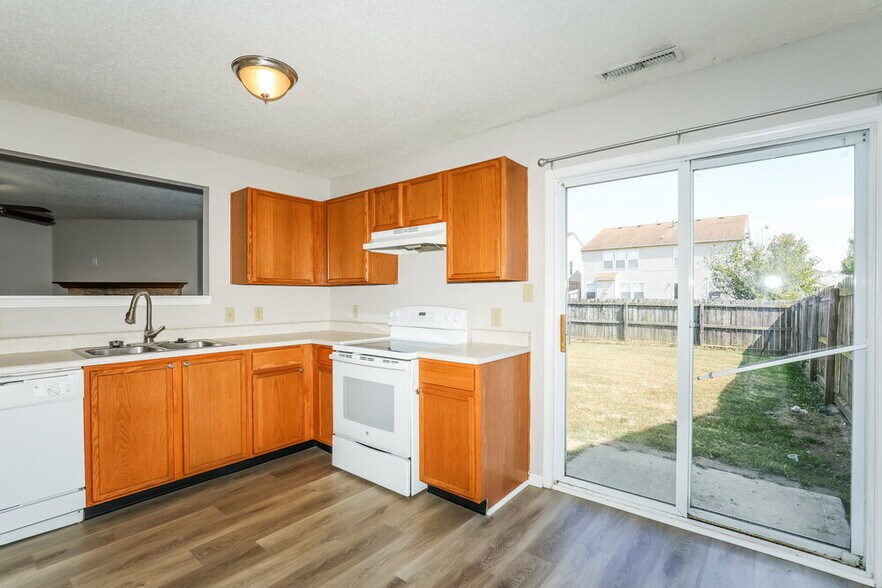 Building Photo - 911 Bentgrass Dr
