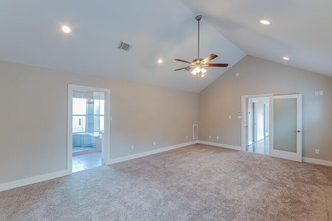 Building Photo - 650 Birdsall St