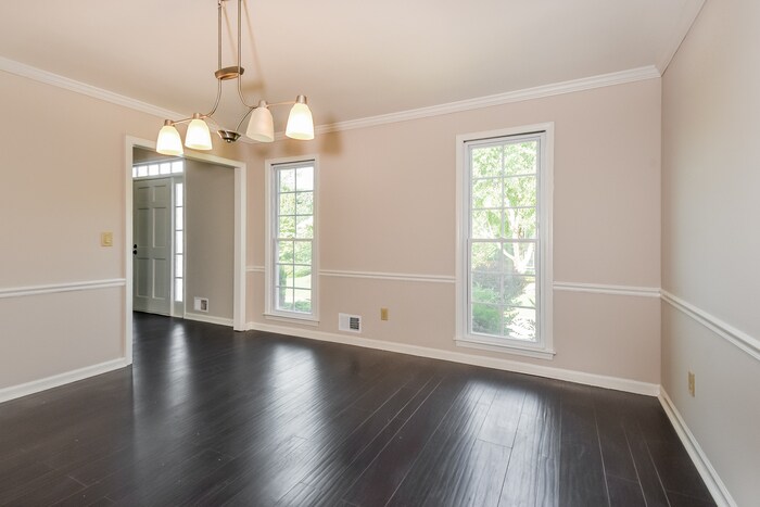 Building Photo - 1502 Oakmoor Pl