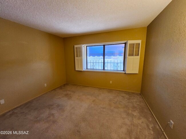 Building Photo - 4841 N Paseo Presidio