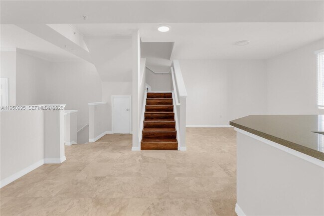 Building Photo - 2945 NE 185th St