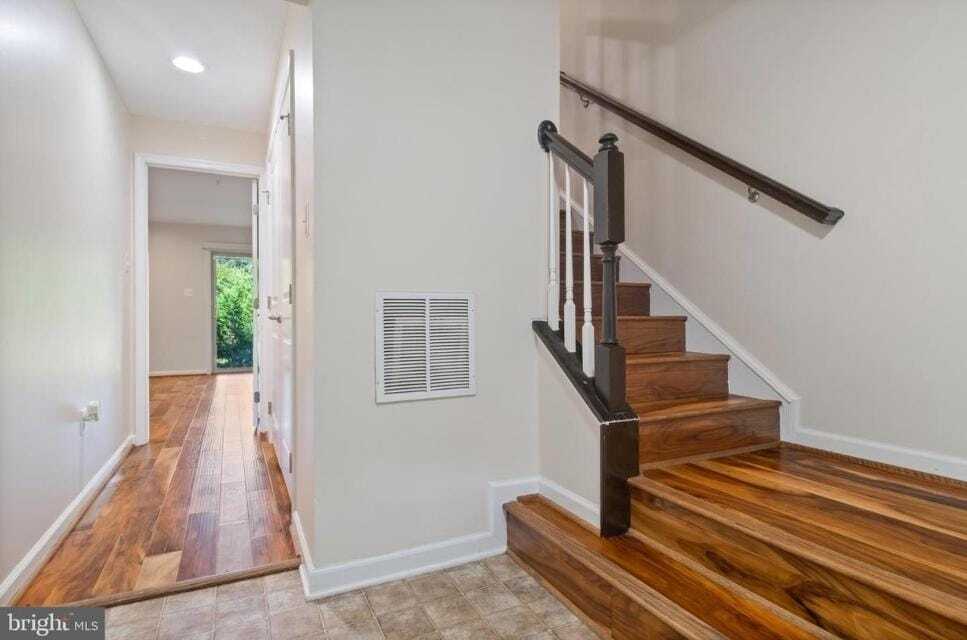 Building Photo - 326 Eagles Ridge Way