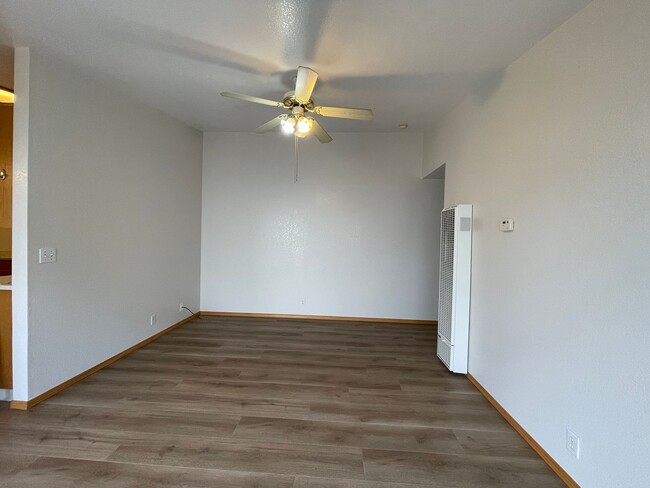 Building Photo - 1399 Chickadee Ct