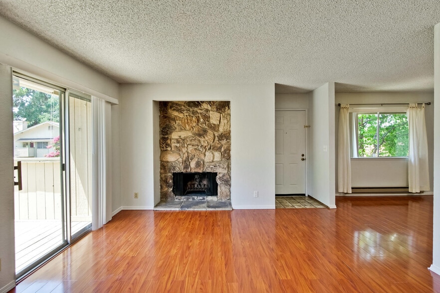 Building Photo - 46872 Fernald Cmn