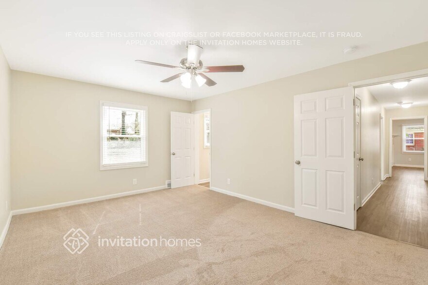 Building Photo - 3332 Bonneville Dr