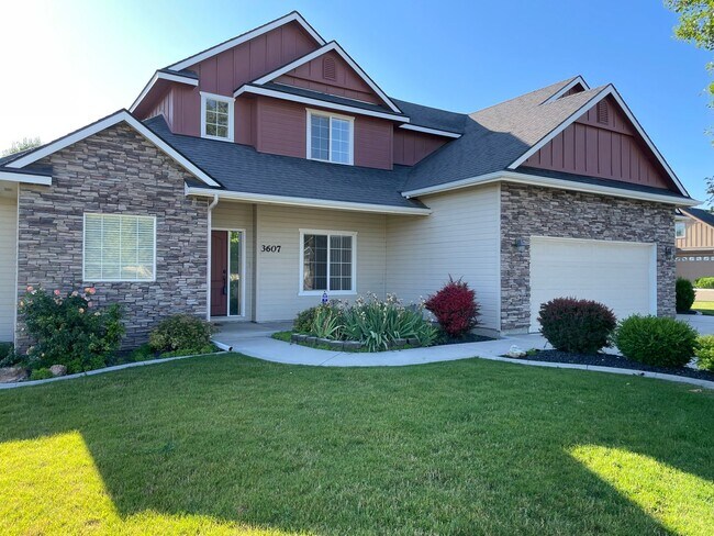 Primary Photo - 3607 Hermosa Ave