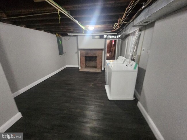 Building Photo - 1827 McCulloh St