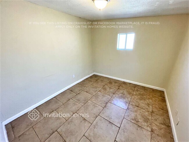 Building Photo - 1804 W Weldon Ave