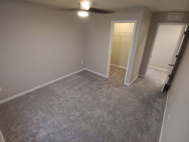 Building Photo - Gorgeous 4 Bed 3.5 Bath in Fantastic Location