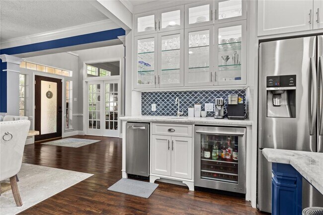 Building Photo - 6422 Gladehill Dr