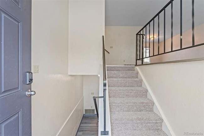 Building Photo - 6734 Hampton Dr