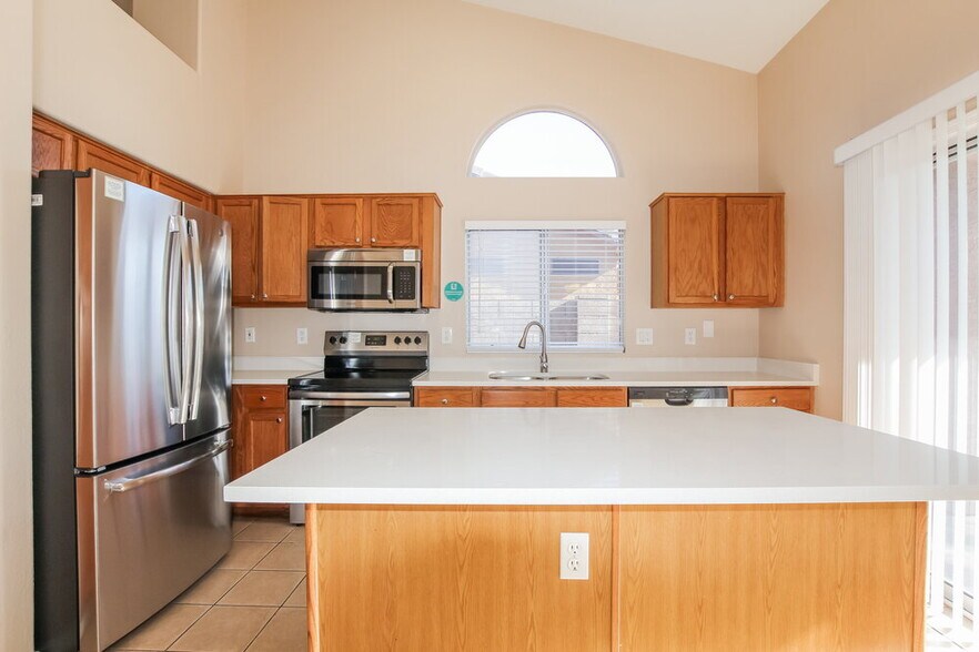 Building Photo - 14815 W Dovestar Dr