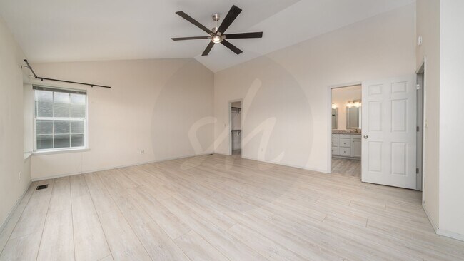 Building Photo - Beautiful 2 Story home in the Heart of Bri...