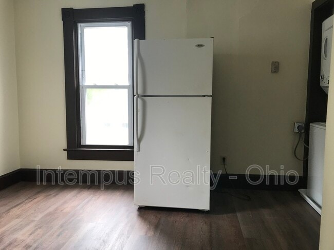 Building Photo - 236 E William St