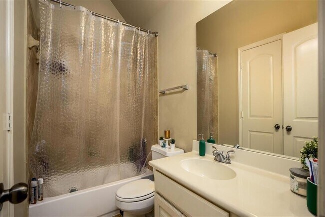 Building Photo - 2614 Misty Laurel Ct