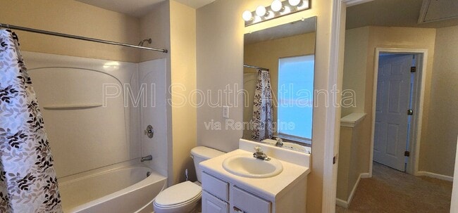 Building Photo - 7846 The Lakes Point