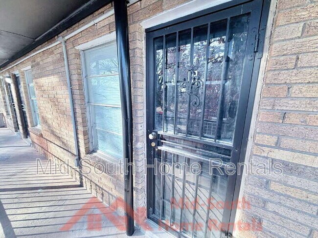 Building Photo - 139 N Claybrook St