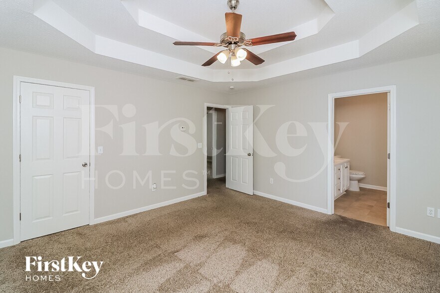 Building Photo - 5734 Newnan Cir