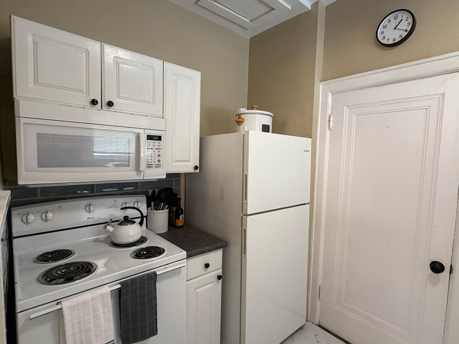 Building Photo - 2207 McCausland Ave