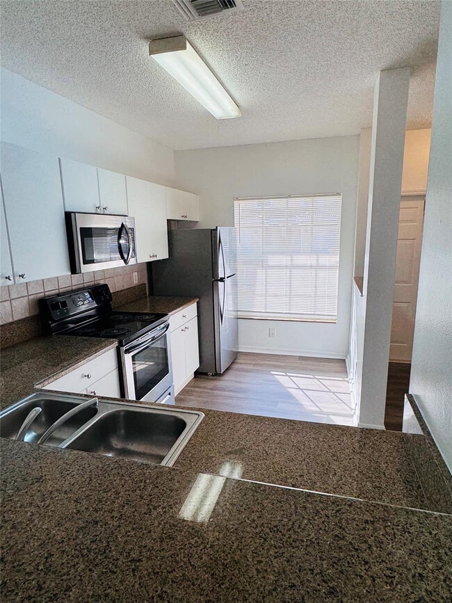 Building Photo - 12113 SW 2nd St