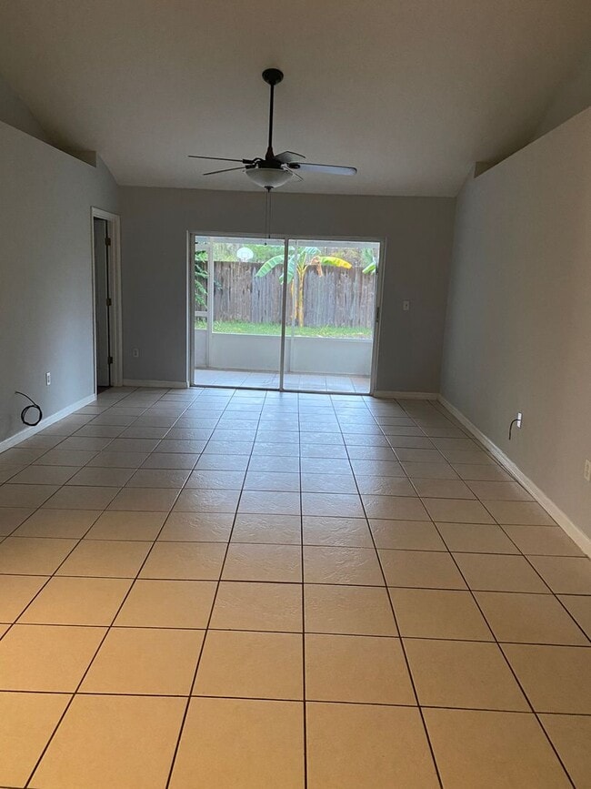 Building Photo - 3 Bedroom 2 Bath home in St. Cloud for RENT!