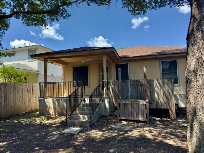 Building Photo - 1030 Moser River Dr