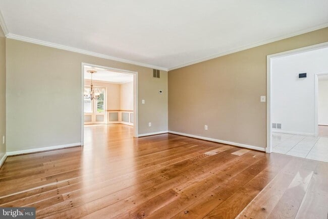 Building Photo - 478 Mountain Rd