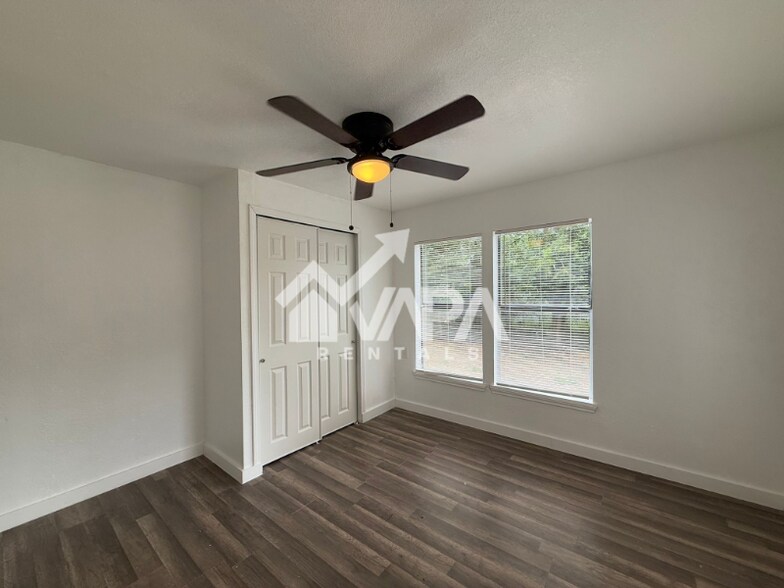 Building Photo - 2311 Potosi St