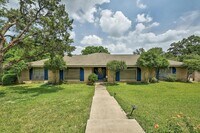 Building Photo - 307 Stonewall Ln