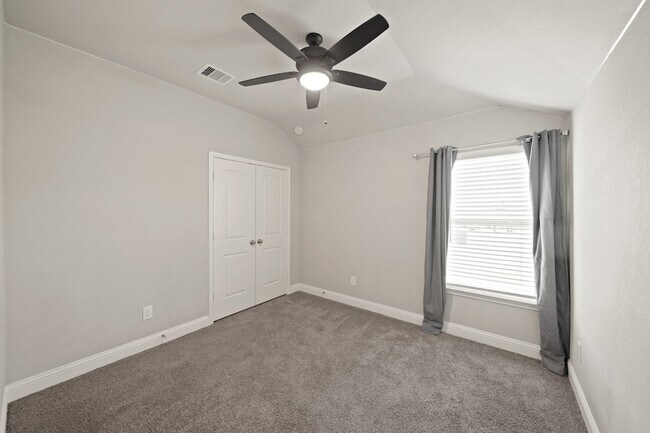 Building Photo - 1735 Harvest Lake Dr