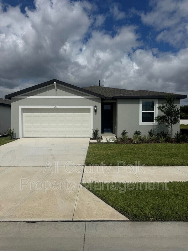 Building Photo - 2061 Rosewood Dr